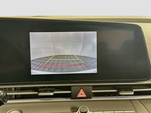 Used 2025 Hyundai Elantra SEL FWD image 23
