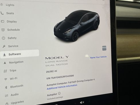 Used 2024 Tesla Model Y Long Range image 22