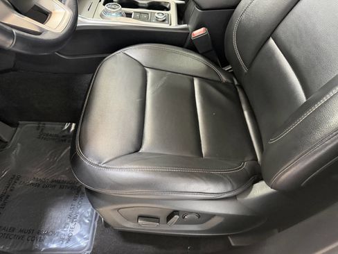 Used 2020 Ford Explorer XLT w/ Equipment Group 202A AWD/4WD image 13