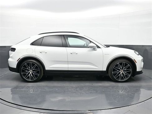 Used 2025 Porsche Macan Electric image 23
