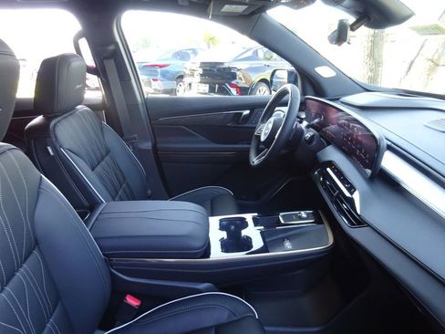 New 2026 Buick Enclave Avenir w/ Super Cruise Package FWD image 16