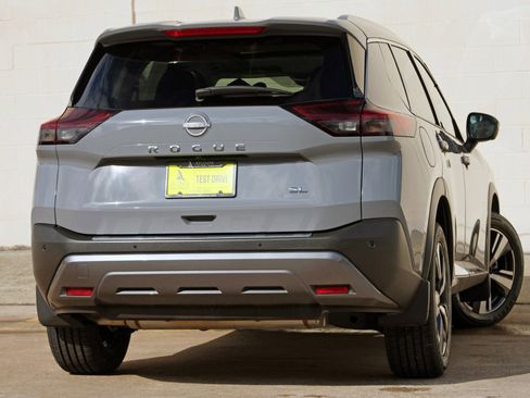 Used 2023 Nissan Rogue SL w/ SL Premium Package FWD image 4