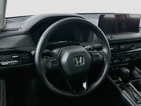 Used 2025 Honda Accord EX-L image 17