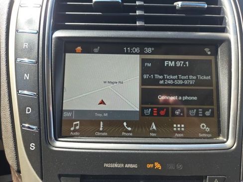 Used 2017 Lincoln MKX Reserve w/ Lincoln MKX Climate Package image 31