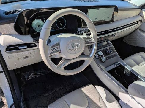 Used 2023 Hyundai Palisade Limited image 2