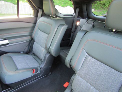 Used 2023 Ford Explorer Timberline w/ Timberline Technology Package AWD/4WD image 34