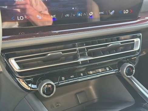 New 2026 Chevrolet Traverse Z71 w/ Enhanced Driving Package AWD/4WD image 10