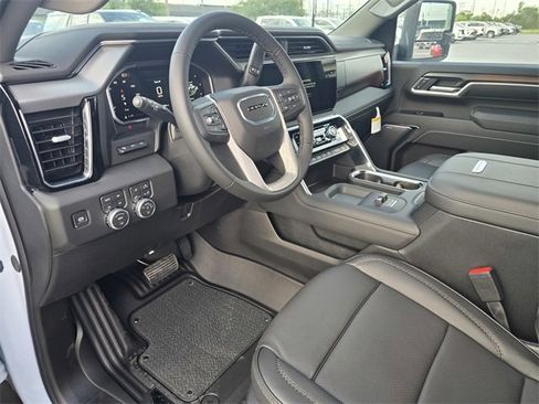 New 2026 GMC Sierra 2500 Denali w/ Denali Reserve Package image 17
