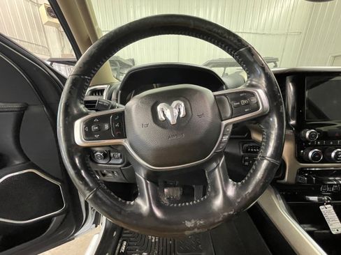 Used 2019 RAM 1500 Laramie image 17