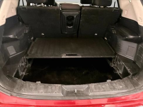 Used 2018 Nissan Rogue SV AWD/4WD image 33