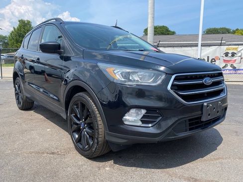 Used 2018 Ford Escape SE w/ SE Sport Appearance Package AWD/4WD image 29