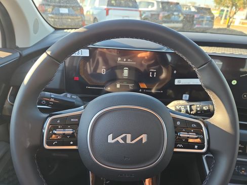 New 2026 Kia Carnival image 11