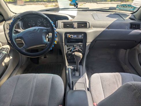 Used 2000 Toyota Camry FWD image 15