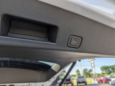 New 2026 GMC Acadia Denali Ultimate w/ LPO, Floor Liner Package AWD/4WD image 29