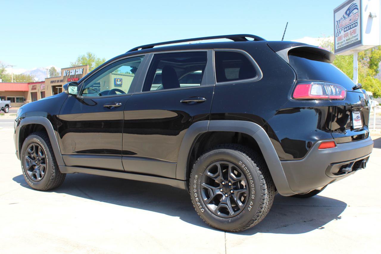 Used 2022 Jeep Cherokee Latitude w/ Sun & Sound Group AWD/4WD image 38