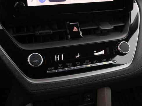 Certified 2024 Toyota Corolla Cross LE image 17