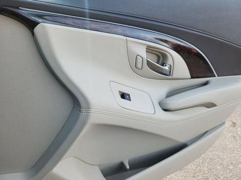 Used 2015 Buick LaCrosse Premium image 15