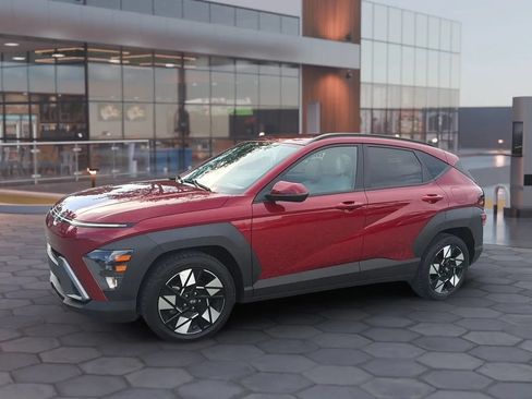 Used 2024 Hyundai Kona SEL w/ Convenience Package FWD image 3
