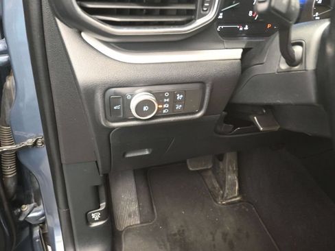 Used 2021 Ford Explorer XLT w/ Equipment Group 202A RWD image 13