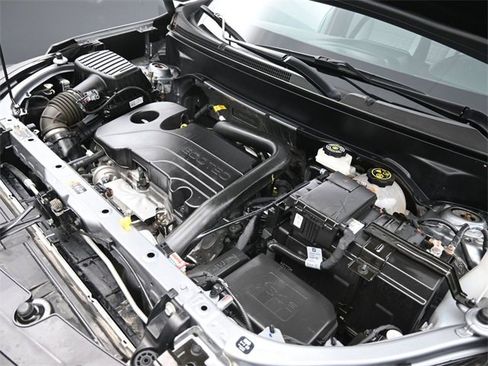 Used 2023 Chevrolet Equinox LT image 10