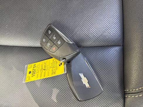 Used 2024 Chevrolet Suburban Premier AWD/4WD image 31