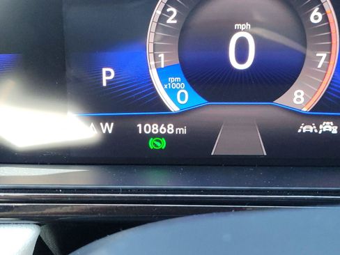 Certified 2025 Volkswagen Taos S FWD image 30