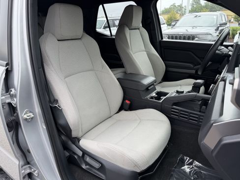 Used 2025 Toyota 4Runner SR5 RWD image 31