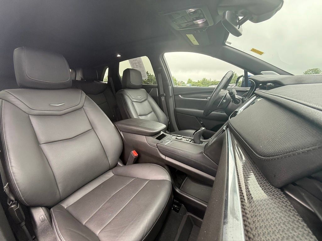 Certified 2024 Cadillac XT5 Sportv w/ LPO, Floor Liner Package AWD/4WD image 26