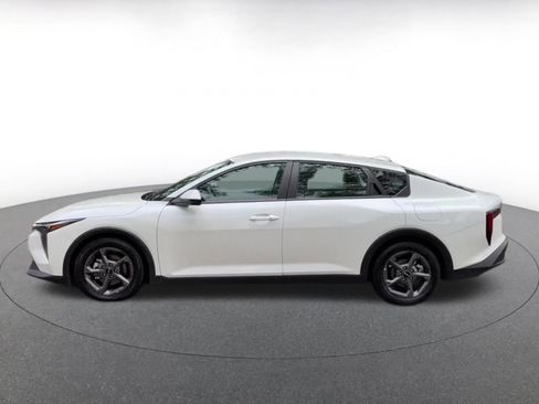 Used 2025 Kia K4 LXS image 9
