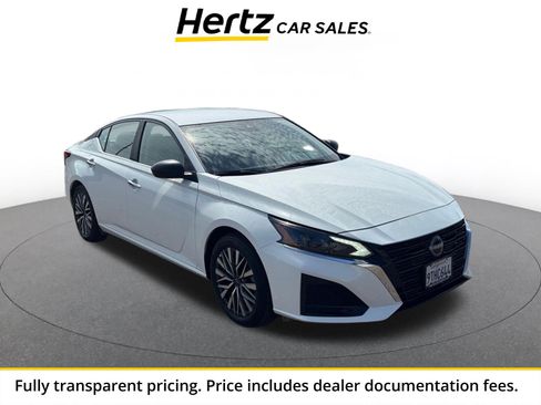 Used 2025 Nissan Altima 2.5 SV FWD image 1