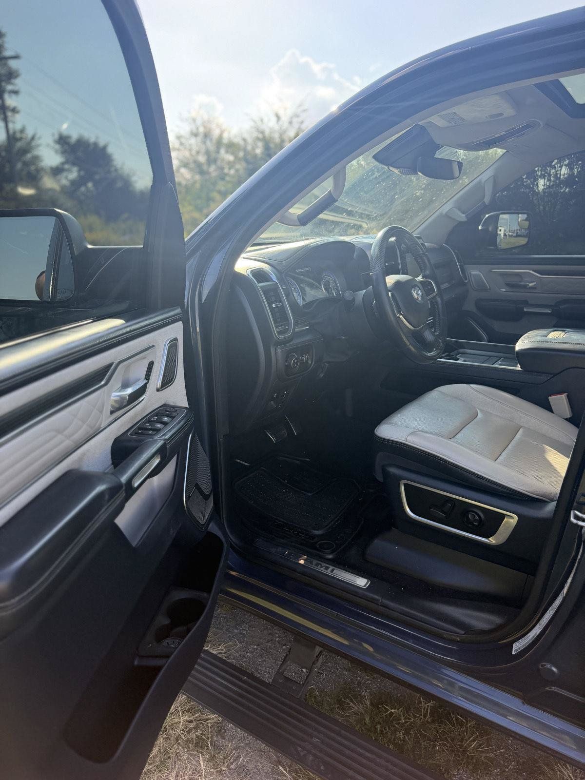 Used 2022 RAM 1500 Limited AWD/4WD image 14