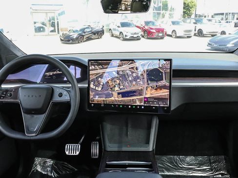 Used 2024 Tesla Model X AWD/4WD image 17