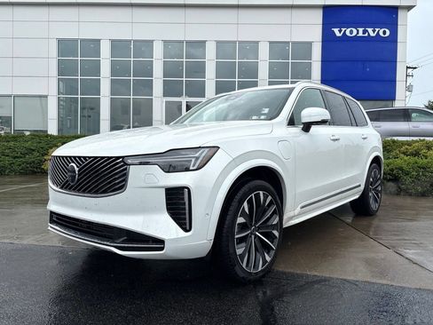 Used 2025 Volvo XC90 T8 Plus w/ Protection Package Premier AWD/4WD image 38