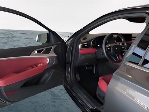 Used 2023 Genesis G70 2.0T w/ Sport Prestige Package image 29