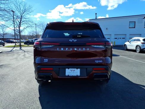 Certified 2025 INFINITI QX60 Luxe image 6