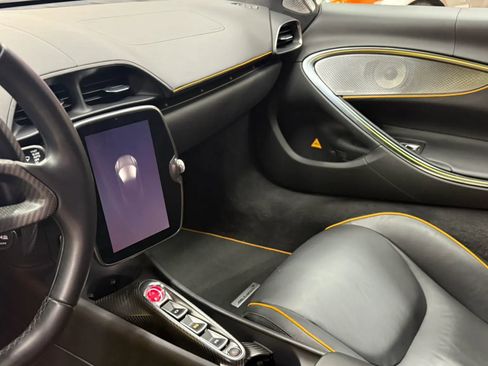 Used 2023 McLaren Artura RWD image 9