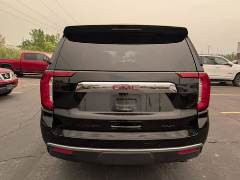 Used 2024 GMC Yukon SLT w/ SLT Luxury Package AWD/4WD image 7