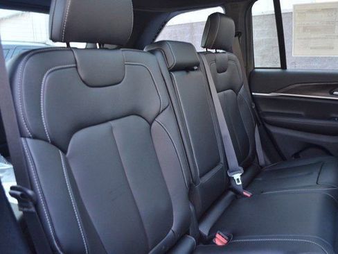 New 2025 Jeep Grand Cherokee Limited image 33