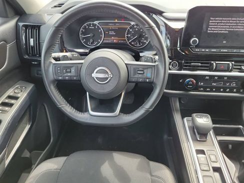 Certified 2024 Nissan Pathfinder SV FWD image 16