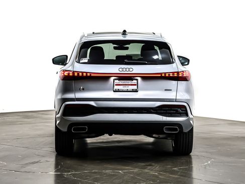 New 2025 Audi Q5 Premium image 3