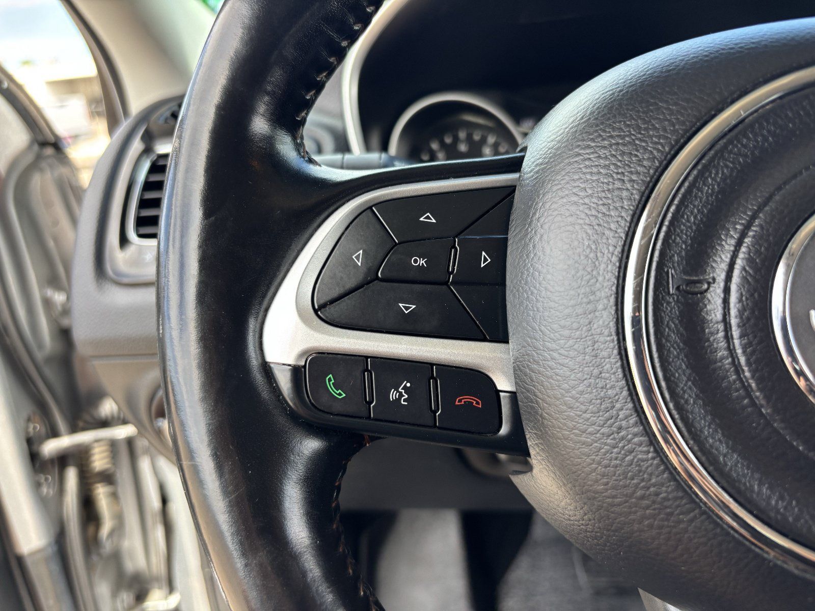 Used 2021 Jeep Compass Limited AWD/4WD image 28