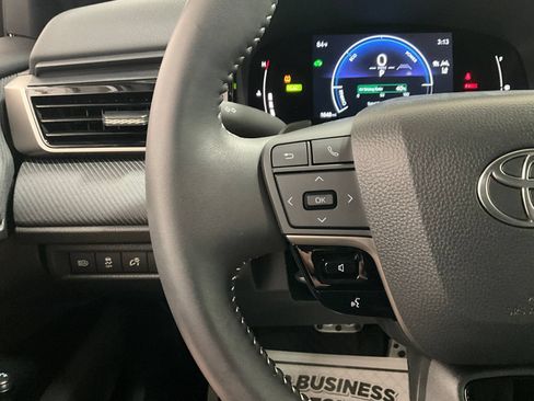 Used 2026 Toyota Camry SE FWD image 18