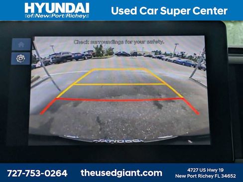 Certified 2025 Hyundai Venue SEL FWD image 22