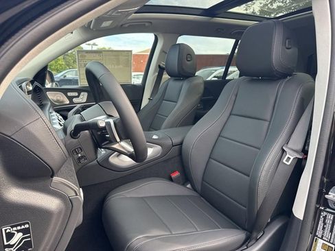 Used 2026 Mercedes-Benz GLS 450 4MATIC image 9