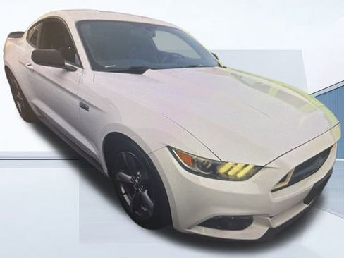 Used 2016 Ford Mustang Coupe image 5