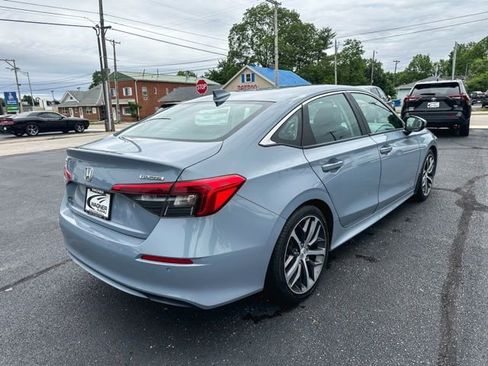 Used 2022 Honda Civic Touring image 7