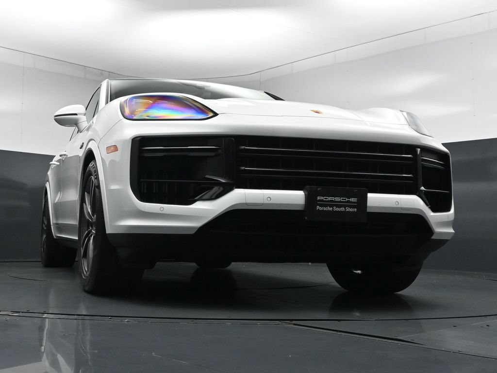 Used 2024 Porsche Cayenne Turbo AWD/4WD image 30