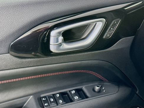 Certified 2025 Jeep Compass Trailhawk w/ Trailhawk Elite Group image 28