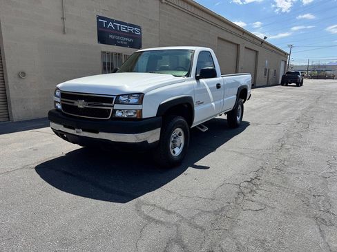 Used 2006 Chevrolet Silverado 2500 W/T w/ Heavy-Duty Power Package AWD/4WD image 3