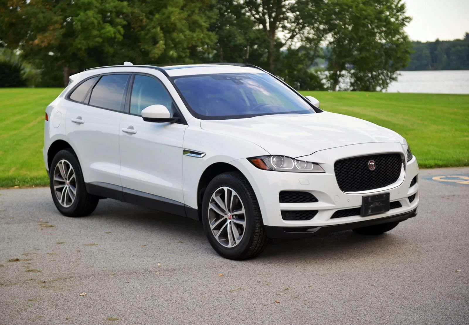 Used 2018 Jaguar F-PACE Premium AWD/4WD image 1